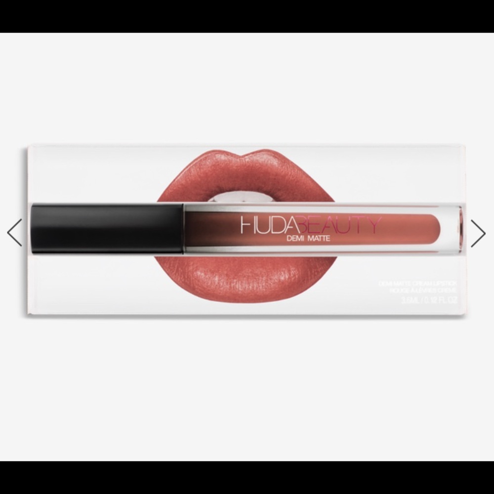HUDA beauty demi matte cream in Mogul
